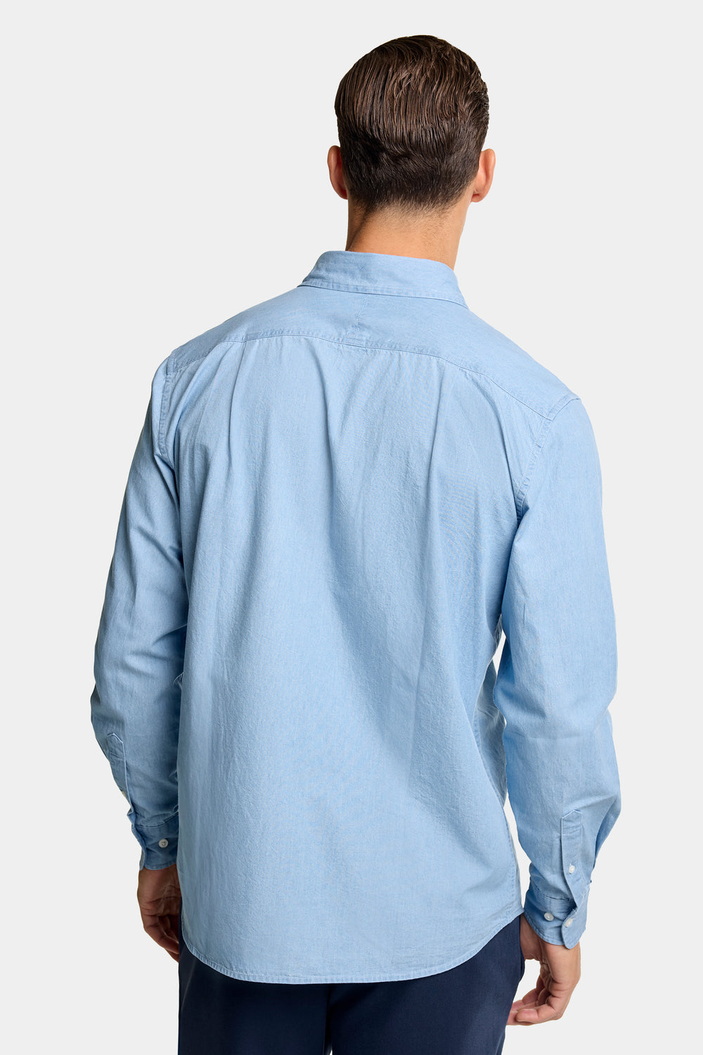 THE CHAMBRAY SHIRT