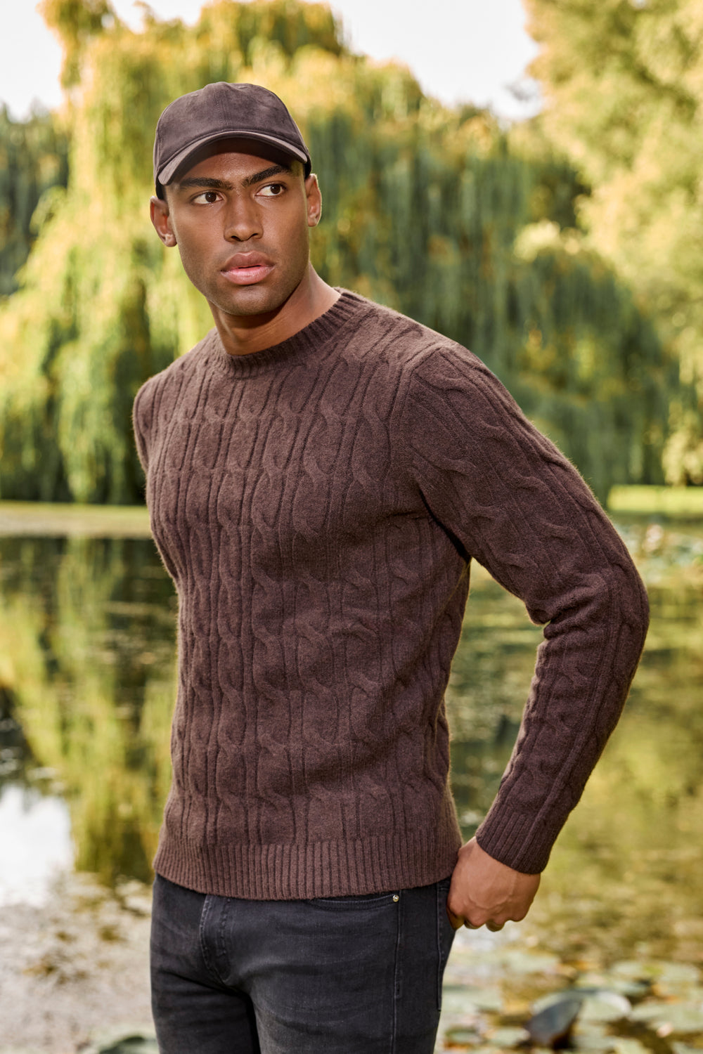 THE CASSARO CABLE CREWNECK SWEATER