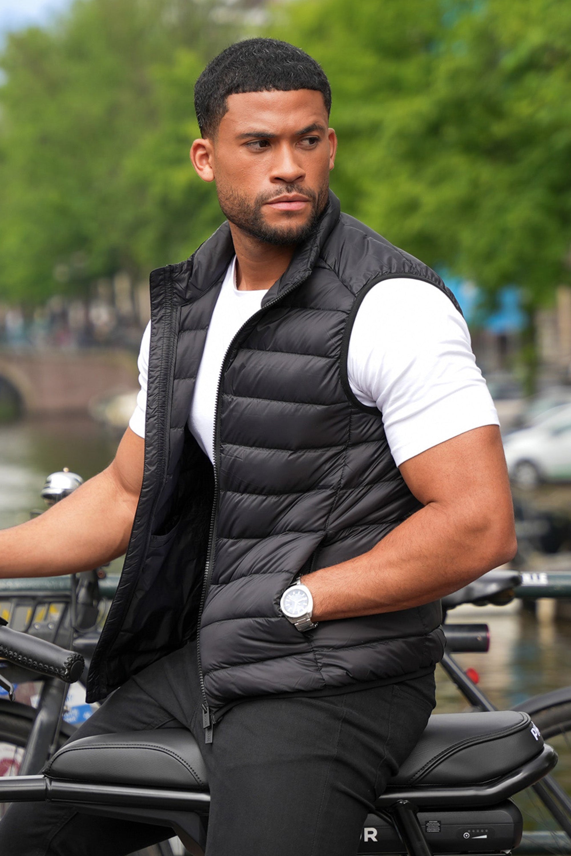 THE VERONA GILET - SCHWARZ