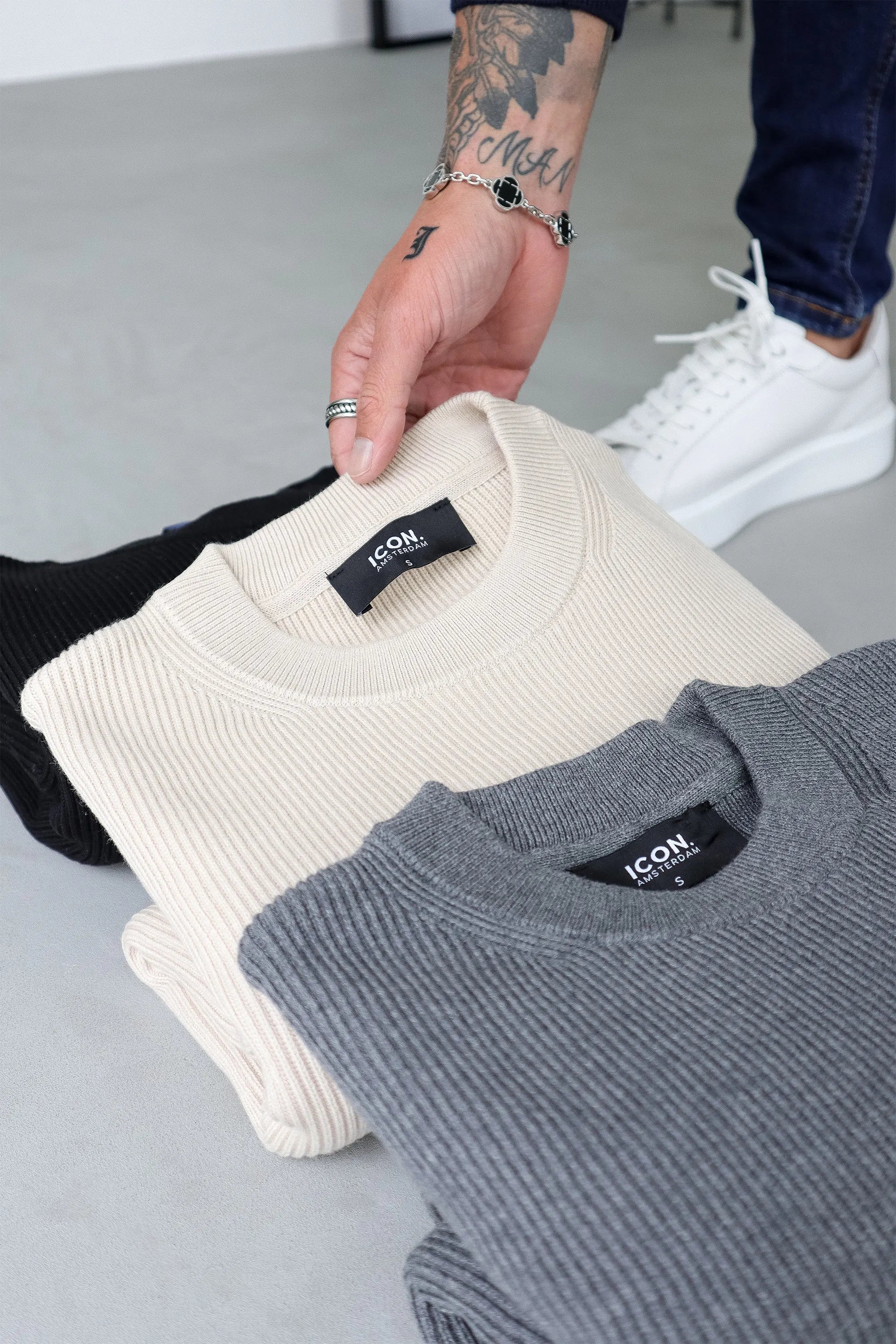 THE RENZO CREWNECK SWEATER - ICON. AMSTERDAM