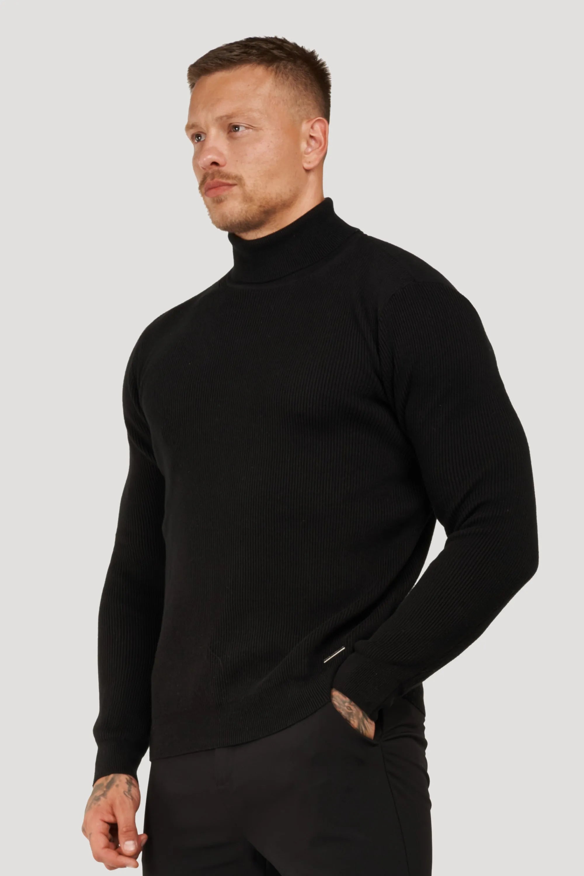 THE RENZO TURTLE NECK SWEATER - ICON. AMSTERDAM